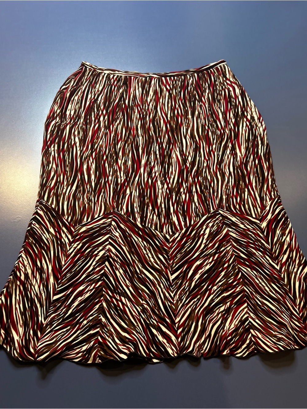 Vintage Alfani Printed A-Line Skirt in Red, Black & White size 2P silk